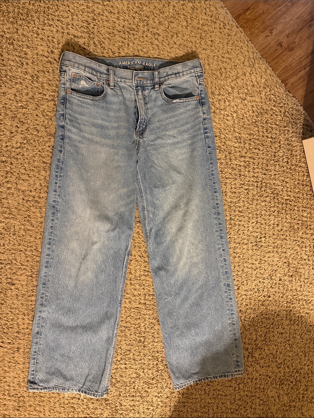 American Eagle Outfitters Men's Light Wash Relaxed Straight Jeans